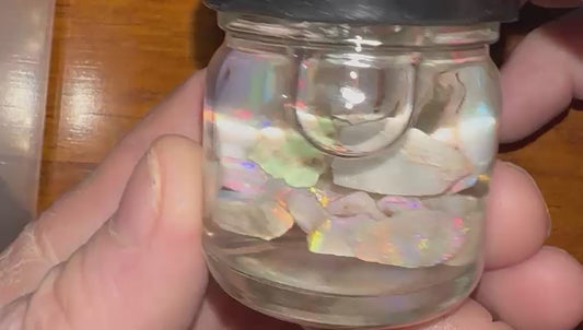 Opal jar Y