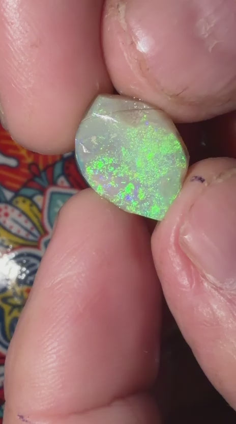 Opal rubs S2 9